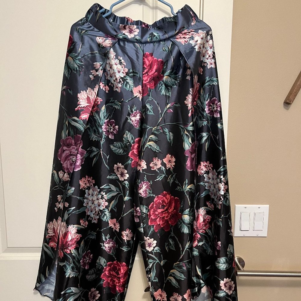 Victoria Secret Women's Blue Floral Lounge Pants Size Small